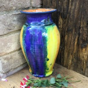vaso piccolo strisce blu giallo fatto e dipinto a mano da Luka